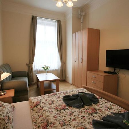 Apartment No. 4B I.P.Pavlova 32 كارلوفي فاري المظهر الخارجي الصورة