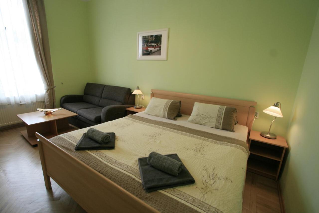 Apartment No. 4B I.P.Pavlova 32 كارلوفي فاري المظهر الخارجي الصورة
